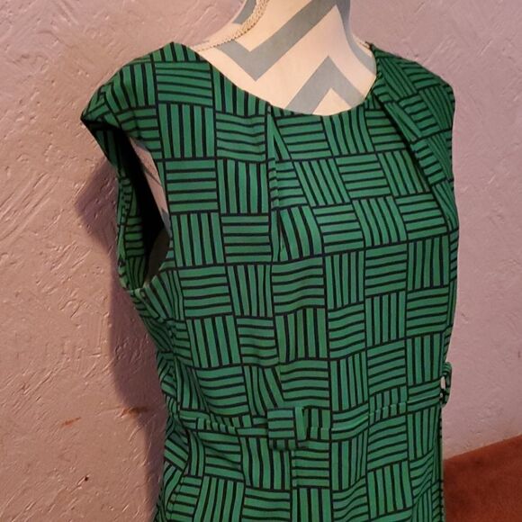 SALE Green Stripe‎ Dress - Picture 7 of 8